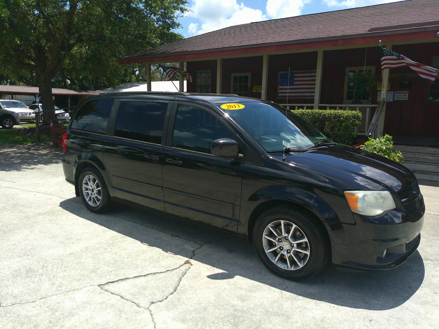 2013 GRAY DODGE GRAND CARAVAN R/T (2C4RDGEG9DR) , located at 1200 Cassat Avenue, Jacksonville, FL, 32205, (904) 695-1885, 30.302404, -81.731033 - Photo#2